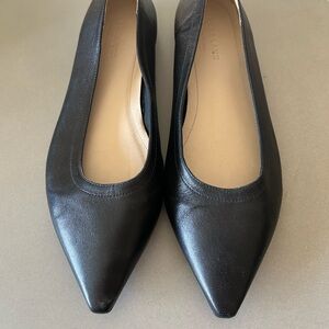 Everlane pointed ballet flats - women’s size 7.5